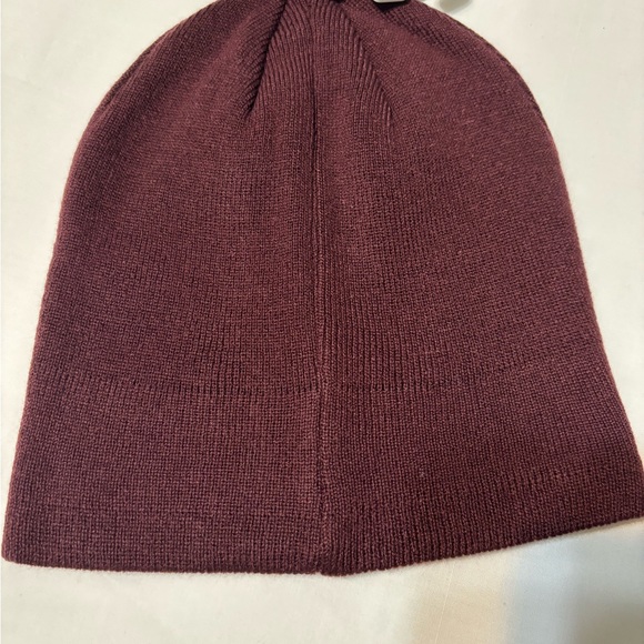 Michael Kors Men’s Reversible Hate. Size O/S. Color Maroon. - Picture 4 of 4